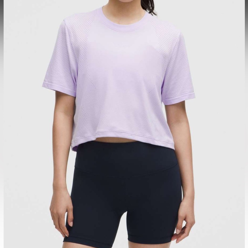 NWT!🍋🍋Lululemon Swiftly High-Low Cropped Short Sleeve Shirt🍋🍋. Size 14.